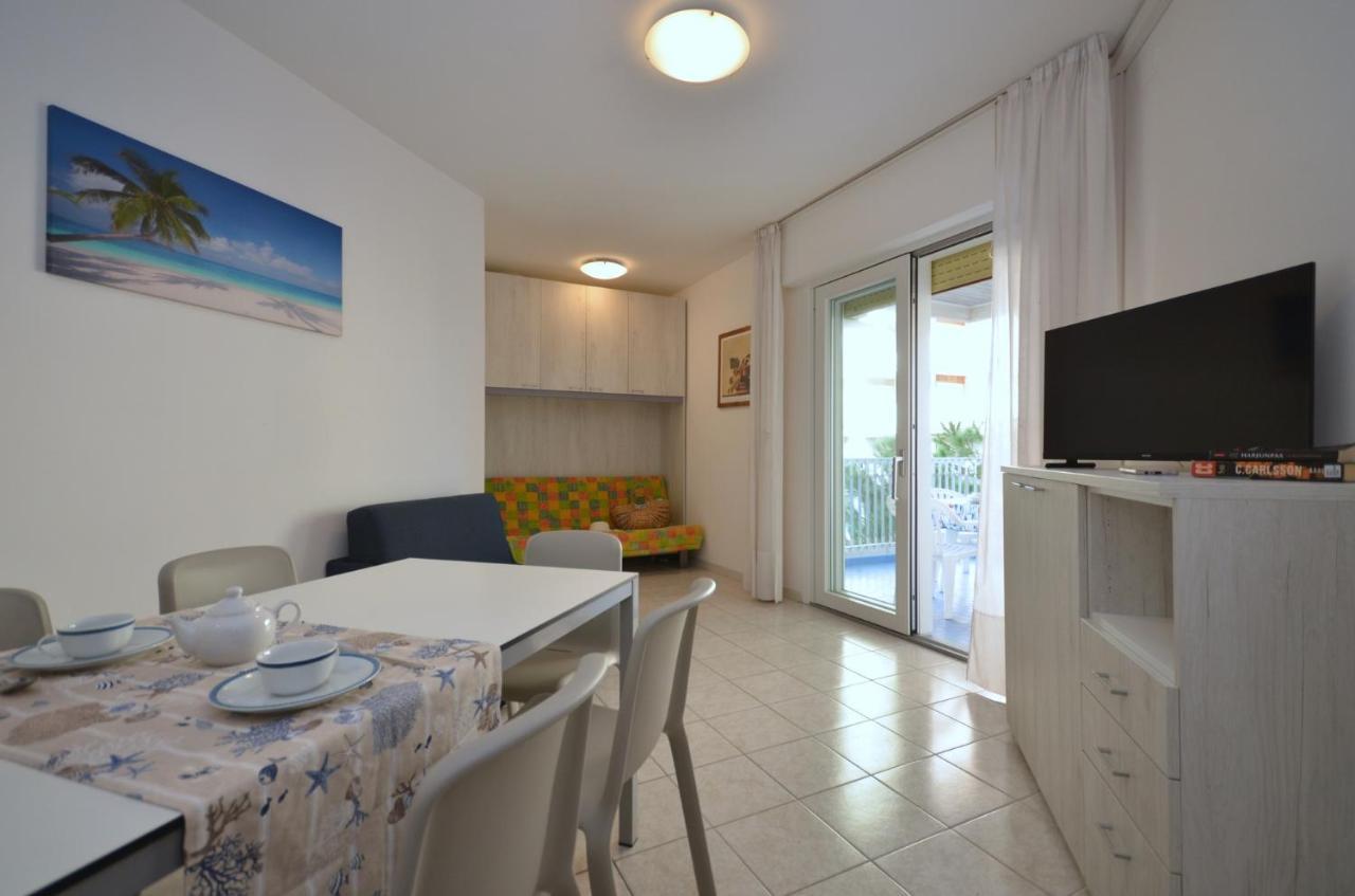 Apartamento Residenza Marco Polo Lignano Sabbiadoro Exterior foto